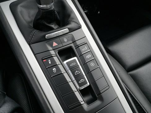 Used 2017 Porsche 911 Carrera 4S image 29