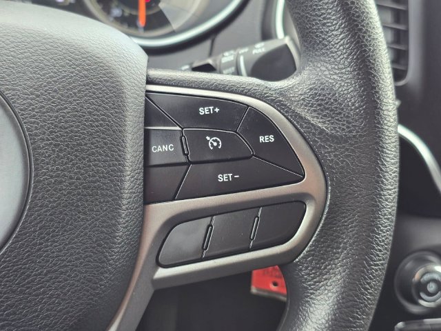 Used 2019 Jeep Cherokee Latitude w/ Popular Appearance Group FWD image 31