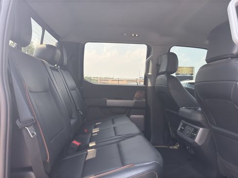Used 2025 Ford F250 Lariat w/ Black Appearance Package AWD/4WD image 17