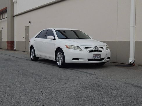 Used 2007 Toyota Camry LE image 1