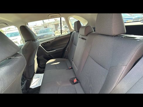 Used 2022 Toyota RAV4 LE image 22