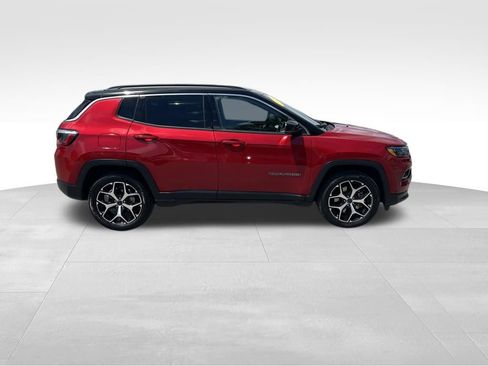 Used 2025 Jeep Compass Limited AWD/4WD image 8