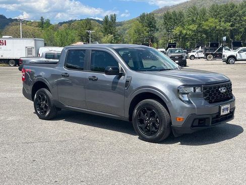 Certified 2025 Ford Maverick XLT w/ XLT Luxury Package AWD/4WD image 1