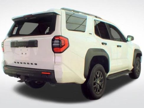 Used 2025 Toyota 4Runner SR5 AWD/4WD image 2