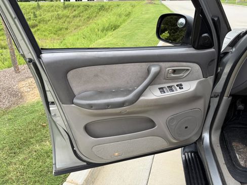 Used 2004 Toyota Sequoia SR5 image 14