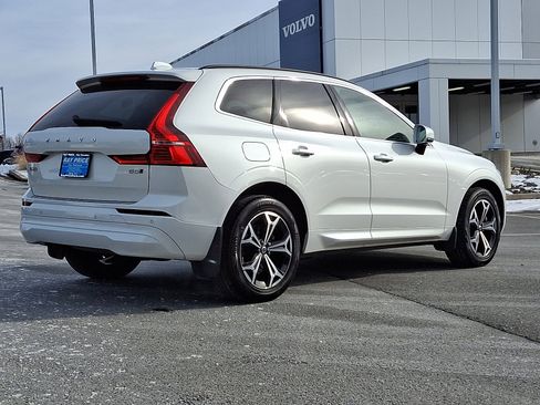 Certified 2022 Volvo XC60 B5 Momentum w/ Climate Package image 6