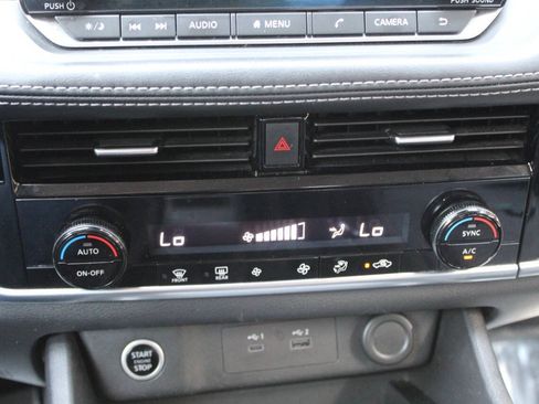 Used 2021 Nissan Rogue SV AWD/4WD image 36