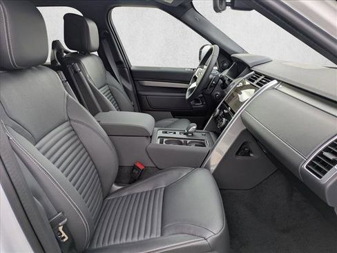 New 2026 Land Rover Discovery Limited Edition image 17