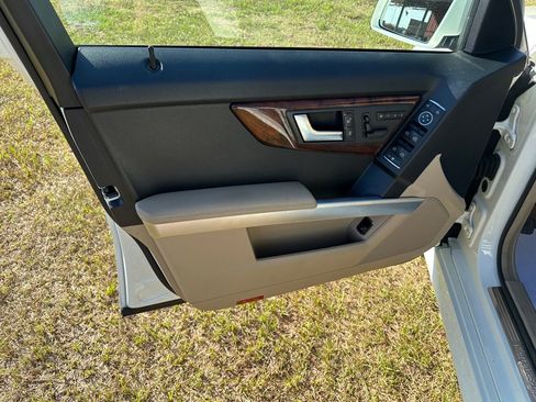 Used 2012 Mercedes-Benz GLK 350 4MATIC image 11