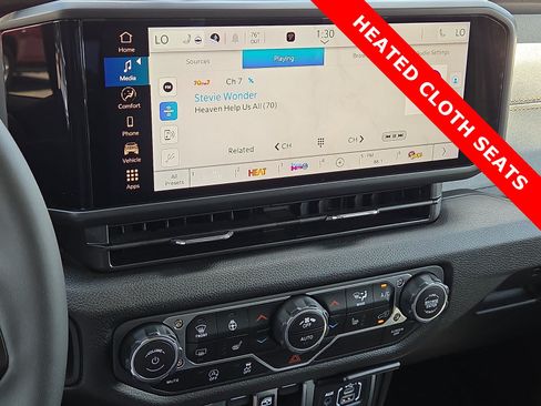 Used 2025 Jeep Wrangler Unlimited Sport AWD/4WD image 16