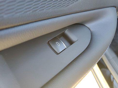 Used 2026 Chevrolet Blazer EV RS FWD image 17