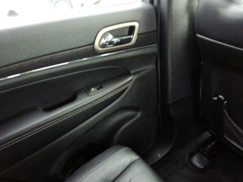 Used 2015 Jeep Grand Cherokee Limited image 31