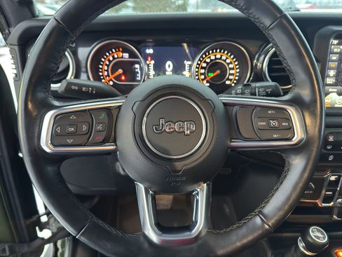 Used 2021 Jeep Wrangler Unlimited Sahara image 25