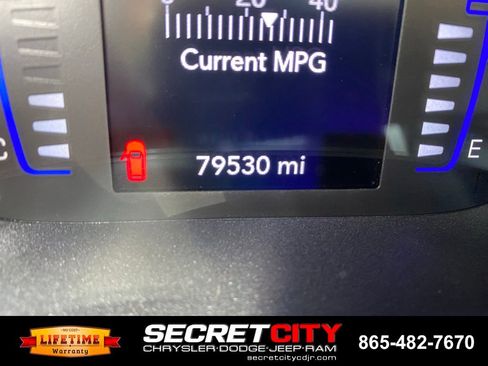 Used 2018 Chrysler Pacifica Touring-L FWD image 19
