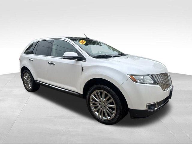 Used 2015 Lincoln MKX FWD w/ Equipment Group 102A image 3