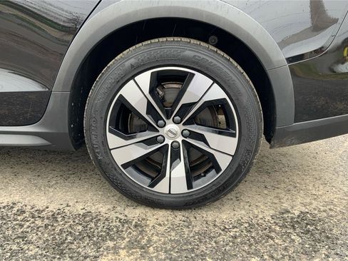 Used 2020 Volvo V60 T5 Cross Country w/ Protection Package Premier image 28