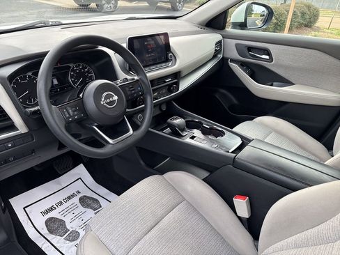 Used 2023 Nissan Rogue SV image 10
