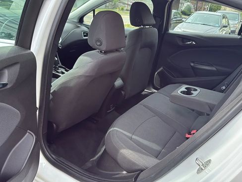 Used 2019 Chevrolet Cruze LT w/ Convenience Package image 27