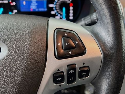 Used 2014 Ford Explorer XLT image 28