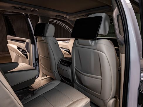 Used 2026 Cadillac Escalade Platinum Sport w/ LPO, ONYX Package image 22