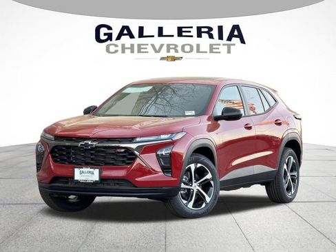 New 2026 Chevrolet Trax RS w/ Sunroof Package FWD image 2