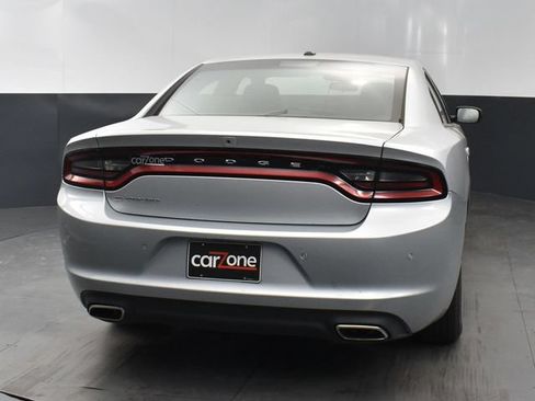 Used 2022 Dodge Charger SXT RWD image 4