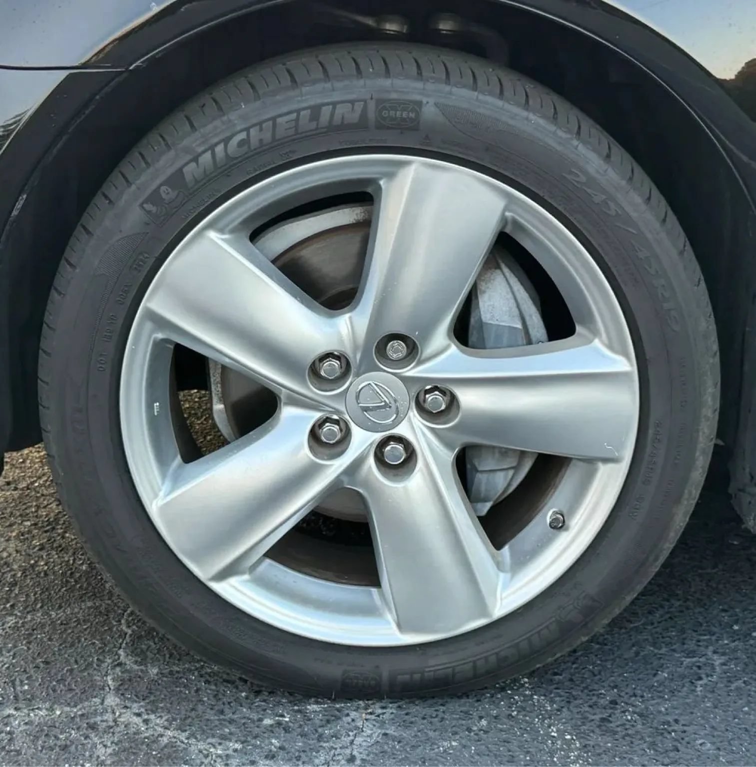Used 2010 Lexus LS 460 L w/ Luxury Pkg RWD image 2