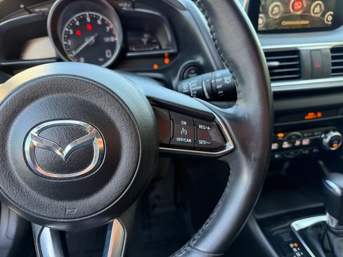 Used 2018 MAZDA MAZDA3 Grand Touring FWD image 27