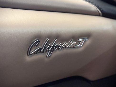 Used 2015 Ferrari California T image 18