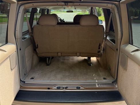 Used 2005 Chevrolet Astro Passenger RWD image 15