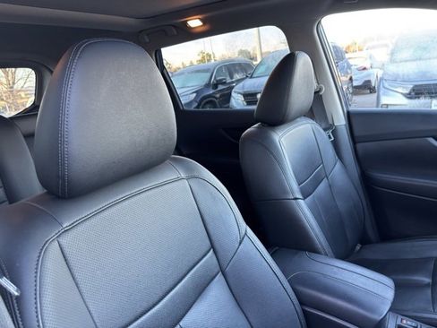 Used 2020 Nissan Rogue SL w/ Premium Package image 24