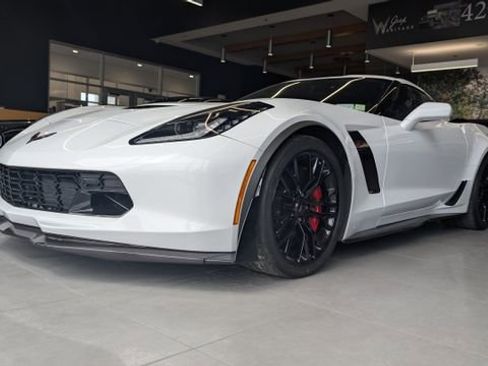 Used 2018 Chevrolet Corvette Z06 RWD image 1