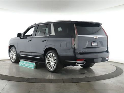 Used 2024 Cadillac Escalade Premium Luxury w/ Performance Package AWD/4WD image 9