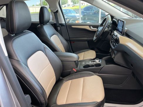 Used 2022 Ford Escape Titanium w/ Titanium Elite Package AWD/4WD image 18