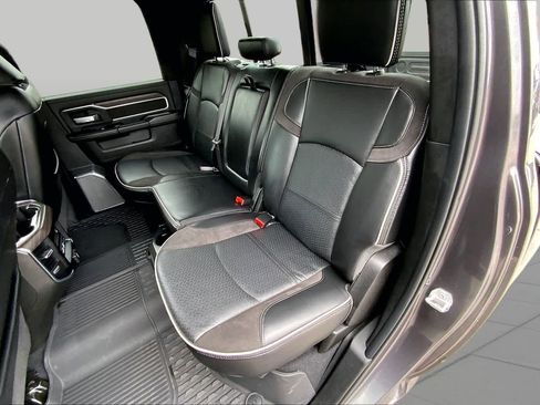 Used 2025 RAM 2500 Laramie AWD/4WD image 19