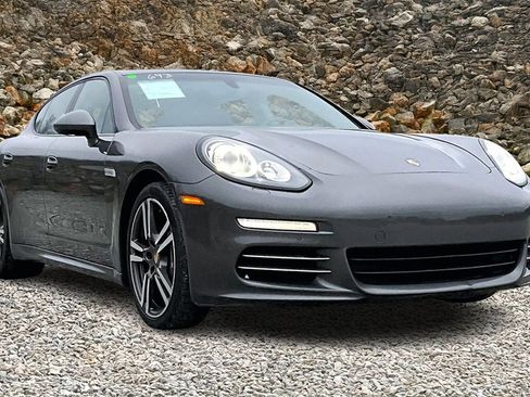 Used 2014 Porsche Panamera 2 image 9