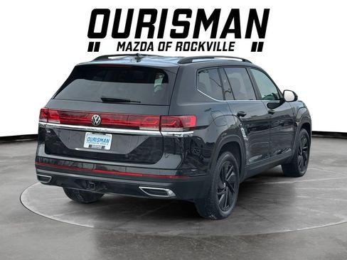 Used 2024 Volkswagen Atlas SE w/ Panoramic Sunroof Package image 6