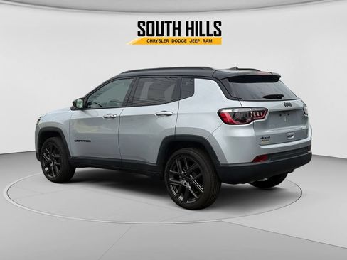 Used 2025 Jeep Compass Limited w/ Sun & Sound Group AWD/4WD image 3