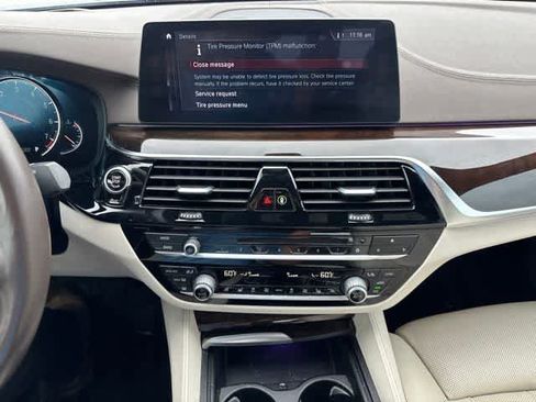 Used 2018 BMW 540i RWD image 19