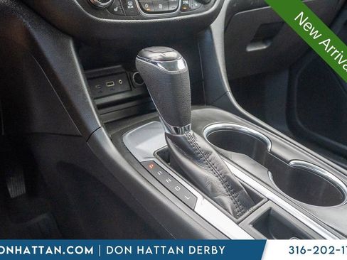 Used 2020 Chevrolet Equinox LT w/ Driver Convenience Package FWD image 10