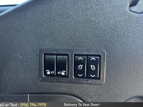 Used 2016 Cadillac Escalade Luxury AWD/4WD image 13