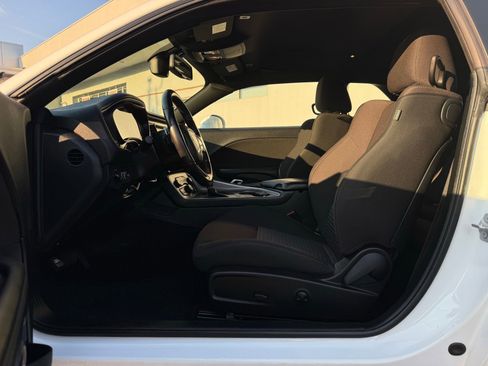 Used 2022 Dodge Challenger GT image 8