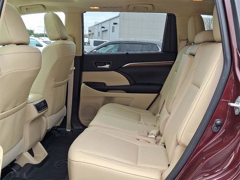 Used 2019 Toyota Highlander Limited image 13