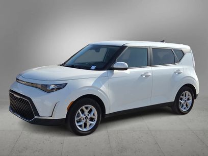 Used 2025 Kia Soul LX w/ LX Technology Package