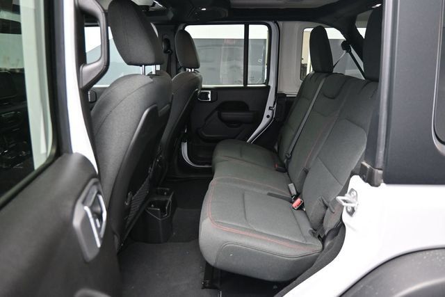 Used 2026 Jeep Wrangler Unlimited Rubicon AWD/4WD image 13