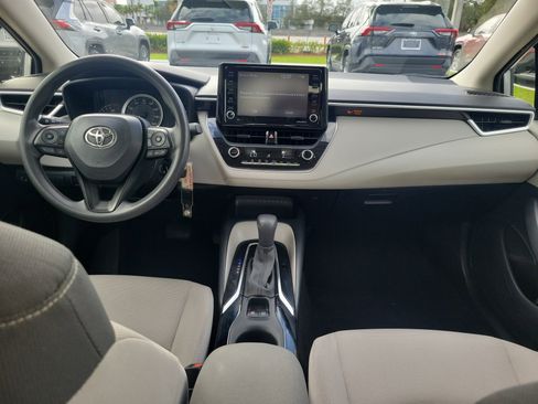 Used 2022 Toyota Corolla LE image 16