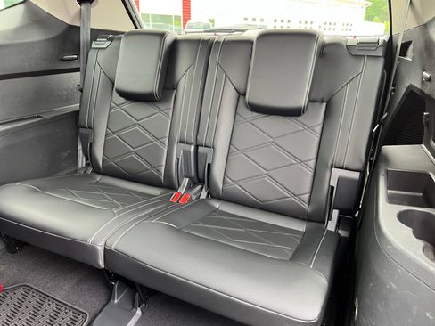 Used 2024 Volkswagen Atlas SE AWD/4WD image 7