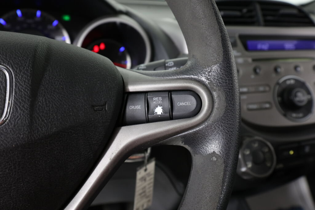 Used 2011 Honda Fit image 29