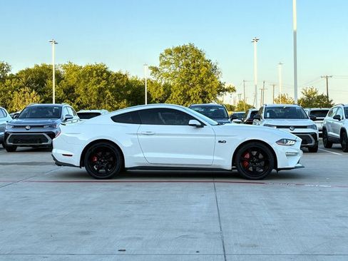 Used 2018 Ford Mustang GT Premium w/ Black Accent Package RWD image 7
