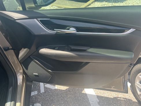 Used 2023 Cadillac XT5 Premium Luxury FWD image 6